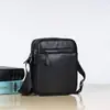 Bolso Cruzado de Hombro Único de Piel de Vaca para Hombre, Múltiples Compartimentos, Gran Capacidad, para Viajes de Negocios, Bolso de Hombre Personalizable al por Mayor