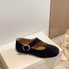 Sapatos Mary Jane rasos, de sola macia, novos e estilosos para mulheres, sapatos versáteis da moda com uma tira e fivela, retrô 2026, confortáveis para o trajeto