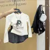 Ropa de Niña para Primavera y Otoño Camiseta Bebé Elegante Personalidad Infantil Tendencia Estilo Europeo y Americano Estampada Street Dance Corte Ajustado Camiseta Base Corta