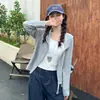 Sudadera con capucha y media cremallera de otoño para mujer, estilo corto 2026, ajustada a la cintura, corte slim, tiro alto, chaqueta cárdigan de manga larga, moderna