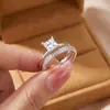 Grande Quantidade de Anéis de Prata Esterlina S925 com Moissanita em Estoque, Anéis de Casal Empilháveis, Anéis Femininos para Exportação, Joias de Mão Exageradas, Anéis Decorativos