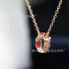Colar Ossos de Cobra Baojia Lingdong Círculo Único Cravejado com Diamantes Madrepérola Calcedônia Vermelha Malaquita Corrente para Clavícula Simples Europeia e Americana de Marca Grande