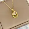 Colar de titânio e aço com design de tulipa transfronteiriço feminino Joker alto senso design minoritário coreano corrente de clavícula de temperamento joias atacado