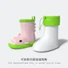 Botas de lluvia de tiburón de venta caliente transfronterizas para niños, venta al por mayor de comercio exterior, zapatos de agua ligeros antideslizantes para niños y niñas en la temporada de lluvias, adecuados para estudiantes de jardín de infantes