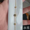 Pulsera de Oro de Camelia de Lujo para Mujer, Diseño Único con Flores Adornadas con Diamantes, Exquisita y Sofisticada, Regalo Perfecto para Novia