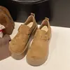 Sapatos plataforma estilo Birkenstock, um best-seller do outono de 2026, projetados para adicionar 7 cm à sua altura, perfeitos para mulheres baixinhas e podem ser usados como mocassins ou sapatos únicos.
