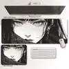 Mouse Pad Gamer Preto e Branco Anime Pintura a Tinta Menina Tamanho Médio Tapete Universal para Mesa de Computador Escritório Jogo Ilustração 2D