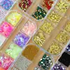 60 Tipos de Decoraciones para Uñas, Caja Larga de Tiras con Remaches Deslumbrantes de Forma Irregular, Accesorios para Uñas de Aleación Marquise con Perlas al por Mayor