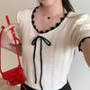 Top de punto con cinco rayas de cangrejo estilo coreano, borde ondulado, bloques de color, con amarre, nuevo diseño de verano, manga corta ajustado para mujer, moderno