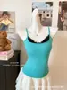 Top Camisola Estilo Coreano Hot Girl com Renda Costurada, Falso Duas Peças, com Sutiã Embutido, Ajuste ao Corpo, Perfeito para Usar Sozinho ou em Camadas