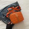 Bolsa transversal simples da moda 2024 Início do outono Novo estilo coreano Bolsa quadrada pequena da moda Bolsa de ombro casual para deslocamento Bolsa feminina