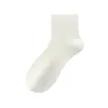 Meias finas de seda de amoreira para o verão para mulheres, meias curtas absorventes de suor e respiráveis, meias de cano médio antibacterianas e resistentes a odores, atacado da Zhuzji Socks Company