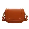 Bolso Bandolera Minimalista Pequeño Cuadrado para Mujer, Nueva Moda Primavera 2026 Versátil Casual Bolso Bandolera tipo Silla con Solapa