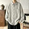 Camisa de cuadros de manga larga para hombre, camisa casual versátil de otoño de corte holgado, nueva marca de moda 2026, prenda exterior oversize para adolescentes