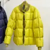 Chaqueta de plumas acolchada de punto estilo europeo, patchwork, falso dos piezas para mujer, nuevo modelo de invierno, abrigo acolchado de plumón de pato blanco, casual holgado, moderno