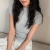 Camiseta Blanca de Encaje con Cuello Medio y Mangas Cortas 2025 Verano Puro Deseo Dulce Sexy Estilo Corto Chic y Hermoso Top para Mujer