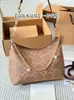 A Nova Bolsa Hobo de Louro 2026C é Elegante e Versátil para o Dia a Dia, com Grande Capacidade, Pode Ser Usada como Bolsa de Mão, Bolsa de Ombro ou Bolsa Transversal