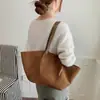 Bolsa Grande Simples Retrô para o Dia a Dia 2026 Outono/Inverno Nova Elegante Grande Capacidade Ombro Único Camurça Pelúcia Bolsa Tote Mãe-Filho