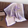 Estilo K de Lenço Quadrado Pequeno 70cm Feminino Novo Verão Versátil Lenço Presente Moda Retro Profissional Lenço Atacado Externo