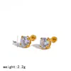 Brincos Europeus e Americanos Pequenos e Delicados com Quatro Garras Cravejados de Diamantes, Versáteis e Elegantes Brincos de Aço Inoxidável para Piercing, Cor Dourada 18K Conservadora