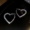Pendientes Europeos y Americanos Transfronterizos con Forma de Gota de Agua Incrustada de Diamantes y Borla de Cruz Lujo Accesible Pendientes de Gama Alta Pendientes Exagerados de Estilo Frío para Mujer