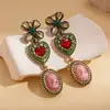 Conjunto de collar, pulsera y pendientes de corazón con incrustaciones de diamantes florales estilo medieval, cadena para la clavícula estilo corte vintage, joyería de nicho para mujer