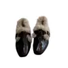Sapatos de couro pequenos retrô franceses quentes versáteis da moda de inverno 2026 sapatos da moda sapatos peludos salto grosso feminino com forro de fleece