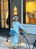 Bolso de Mano de Mezclilla Bordado en el Hombro de Encaje Dulce Artístico Retro Japonés Dulce Nuevo de Primavera y Verano