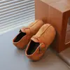 Zapatos sencillos Birkenstock para niños 2026 Nuevo estilo de Otoño Versión Coreana Mocasines Retro para Niñas Suela Suave Antideslizantes Zapatos Pequeños de Cuero