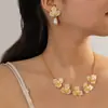 Colar feminino ajustável com pingente de flor plissada de metal com pétalas e corrente de clavícula, moda europeia e americana transfronteiriça