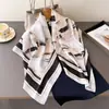 Lenço Grande Estilo Coreano Texturizado Seda Falsa Toque de Luxo Lenço de Seda Xale Estampado Polaina Decorativa Lenço para Proteção Solar Lenço para Mulheres