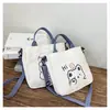 Bolsa de Lona de Osito Lindo para Mujer Estudiante Bolso de Mano para Clase Bolso Cruzado Pequeño Simple Fresco Diario Transfronterizo