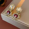 Set de pendientes redondos y collar vintage, cadena para la clavícula estilo palacio retro, joyería de lujo ligero de alta gama para mujer