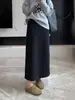 Saia midi JQ Jinqi para maternidade, adequada para primavera e outono, preta, espessa, corte reto, com fenda, projetada para valorizar a silhueta e criar um look sofisticado