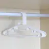Perchas al por mayor Sin marca Antideslizantes para el hogar Anti-ángulo de hombro de plástico Estante para secar ropa Percha de doble uso Soporte para ropa de balcón