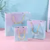 Sacola de Presente Verde, Sacola de Papelão Branca, Sacola de Embalagem de Presente Espessa de Alta Qualidade, Sacola de Papel para Cosméticos de Alta Qualidade em Estoque