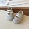 Zapatos Mary Jane de suela plana para niños, nuevo estilo verano y otoño 2026, zapatos casuales de velcro, zapatos pequeños de piel estilo coreano, zapatos de gamuza para niñas