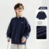Moletom gola alta para meninos, nova blusa de outono 2026 com gola virada para crianças, roupa da moda bordada para meninos primavera e outono