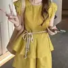 Top de Estilo Francés Adelgazante Nuevo de Verano con Mangas Acampanadas para Mujer, Pantalones Cortos Casuales, Conjunto de Dos Piezas para Mujeres Petite, Conjunto Rejuvenecedor, Ropa de Abrigo