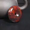 Colgante de hebilla de seguridad de piedra de sangre de pollo al por mayor de fábrica Colgante de anillo de jade de sangre de pollo Anillo Yuping rojo del año de nacimiento de la mujer