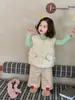 Ropa para Niños Estilo Otoño/Invierno Engrosada Bebé 2026 Nuevo Estilo Coreano Ropa Infantil Chaleco de Algodón Conjunto de Capa Base para Niñas