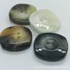 Botão de resina de alta qualidade com quatro furos, quadrado, botão de resina brilhante para casaco, casaco, casaco, jaqueta corta-vento, fivela decorativa em estoque
