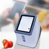Pantalla de supermercado en centro comercial un código QR escáner de códigos de barras reconocimiento de cajero escanear código transmisión de voz caja de pago