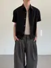 Camisa de manga corta de seda helada con cuello cubano estilo vacaciones de verano para hombre, look casual vintage y relajado, camisa corta protectora del sol