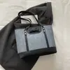 Bolsa Tote de Ombro Único com Retalhos em Cores Contrastantes, Nova Bolsa de Mão Grande e Moderna, Bolsa de Ombro Versátil Casual Elegante para Mulheres