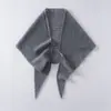 Bufanda triangular de punto para mujer, color sólido retro, 100% cachemira pura, diseño calado para mayor comodidad y un look estilo coreano.