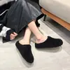 Nueva ropa exterior casual retro de felpa otoño e invierno gorro cálido perezoso pantuflas de pelo mocasines para mujer 2026 pantuflas de algodón