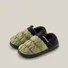 2026 Pantufas de Algodão Femininas Tecido de Penugem Impermeável Outono Inverno Roupa de Casa Usável Casal Simples Antiderrapante Forrado com Pelúcia Quente Sapatos de Algodão