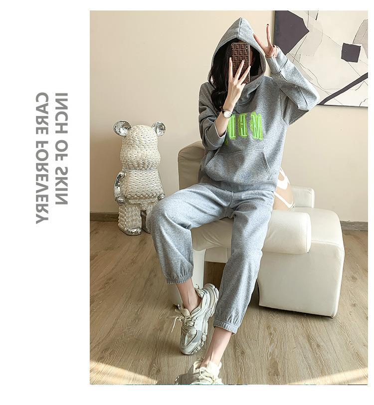 跨境淘货源分销2024秋冬季新款街头潮流减龄小个子爆款欧货网红款运动套装休闲运动气质休闲时尚流行新款秋装秋装女装时尚套装套装女装秋季套装女套装女女士运动服女装两件套套装卫衣套装休闲套装秋季套装女装时尚套装盐系休闲套装女装2024百搭设计感小众洋气欧货阿里国际站跨境采购Cross-border, shopping source, foreign trade, export, distribution 2024 fall, winter, new, street trend, explosive, European goods, network red, sportswear, leisure sports, temperament leisure, fashion popular, new autumn wear, autumn women's wear, fashion suit, women's wear, women's wear, women's wear, women's sportswear, women's two-piece, hoodie suit, casual suit, autumn suit, women's wear, Fashion suit salt department, casual suit women's dress, Ali International Station, cross-border procurement