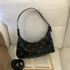 Bolso de Hombro Versátil para Mujer de Gran Capacidad, Nuevo Diseño de Moda con Remaches, Estilo Bollo, Otoño e Invierno, Bolso Cruzado Casual para el Trabajo